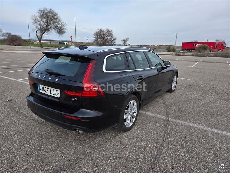 Usado Volvo V60 Momentum 150 HP (110 kW) 2020 Preto Carrinha