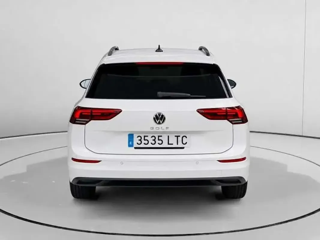Usado VW Golf VIII Life 116 CV (85 kW) 2021 Blanco Utilitario