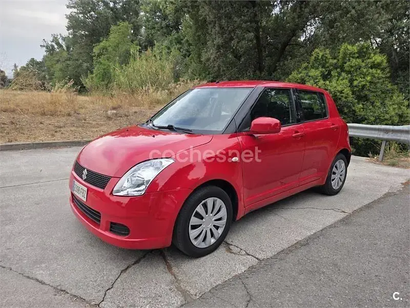 Usado Suzuki Swift GL 92 CV (67 kW) 2006 Rojo Utilitario