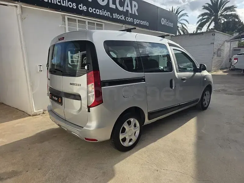 Usado Dacia Dokker Ambiance 90 CV (66 kW) 2013 Gris / plata Monovolumen