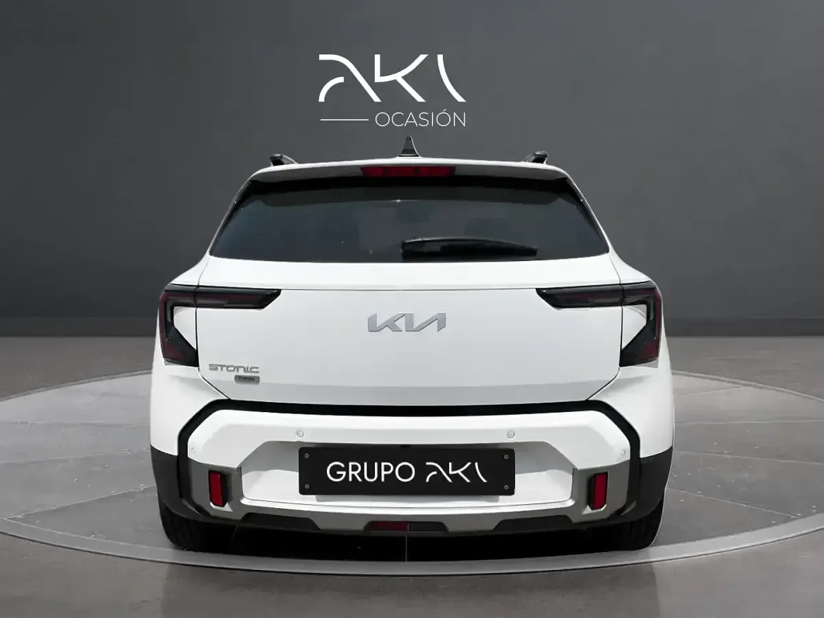 Usado Kia Stonic 115 CV (84 kW) 2026 Blanco SUV
