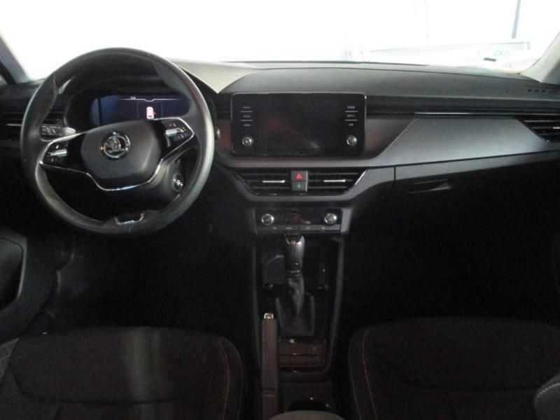 Usado Skoda Kamiq Ambition 110 CV (80 kW) 2021 Blanco SUV