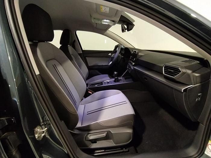 Usado Seat Leon Style 116 CV (85 kW) 2025 Gris