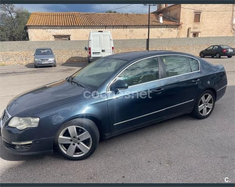 Usado VW Passat R-line 140 CV (102 kW) 2007 Azul Berlina