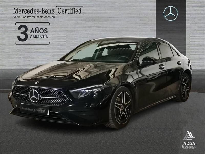 Negro noche Usado 2023 Mercedes A200 AMG line Berlina | 33.990 € (Buen precio) - Imagen 1/4