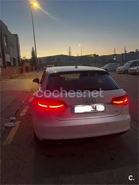 Usado Audi A3 Ambition 105 CV (77 kW) 2014 Blanco Berlina