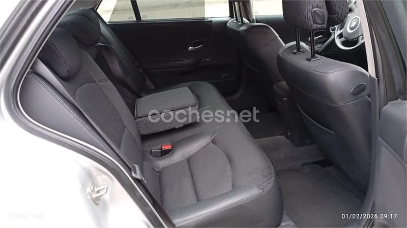 Usado Renault Laguna III Privilege 150 CV (110 kW) 2008 Gris / plata Berlina