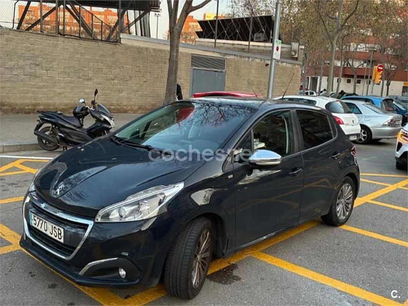 Usado Peugeot 208 Style 82 CV (60 kW) 2016 Negro Utilitario