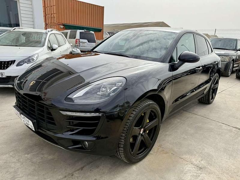 Käytetty Porsche Macan S 258 HP (189 kW) 2017 Musta Katumaasturi