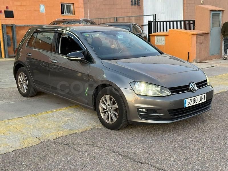 Usado VW Golf VII Sportline 105 CV (77 kW) 2015 Gris / plata Berlina