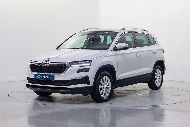 Usado Skoda Karoq Ambition 116 CV (85 kW) 2023 Blanco SUV