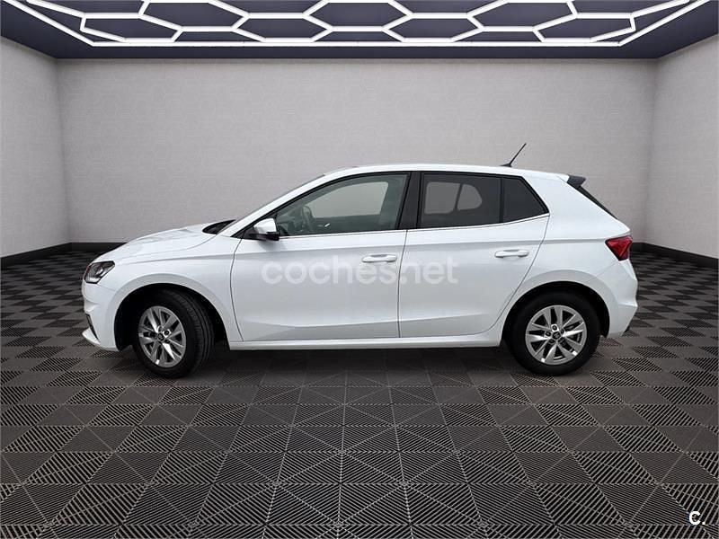 Usado Skoda Fabia Selection 116 CV (85 kW) 2025 Blanco Berlina