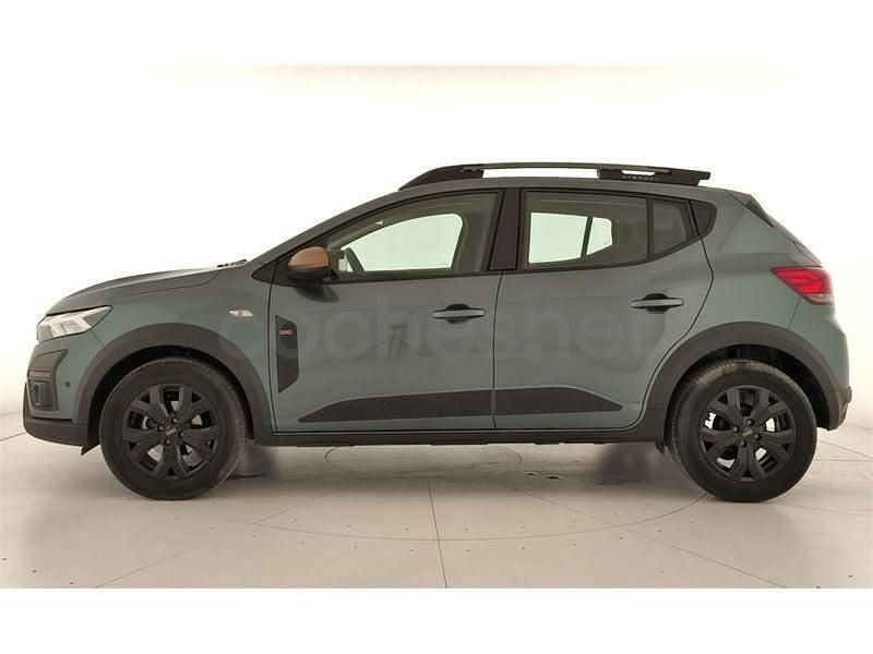 Usado Dacia Sandero Expression 101 CV (74 kW) 2025 Gris / plata Berlina