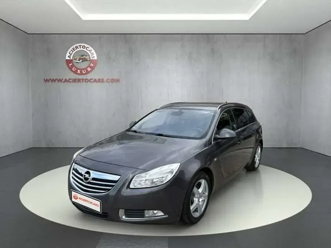 Usado Opel Insignia 179 CV (131 kW) 2010 Gris Utilitario
