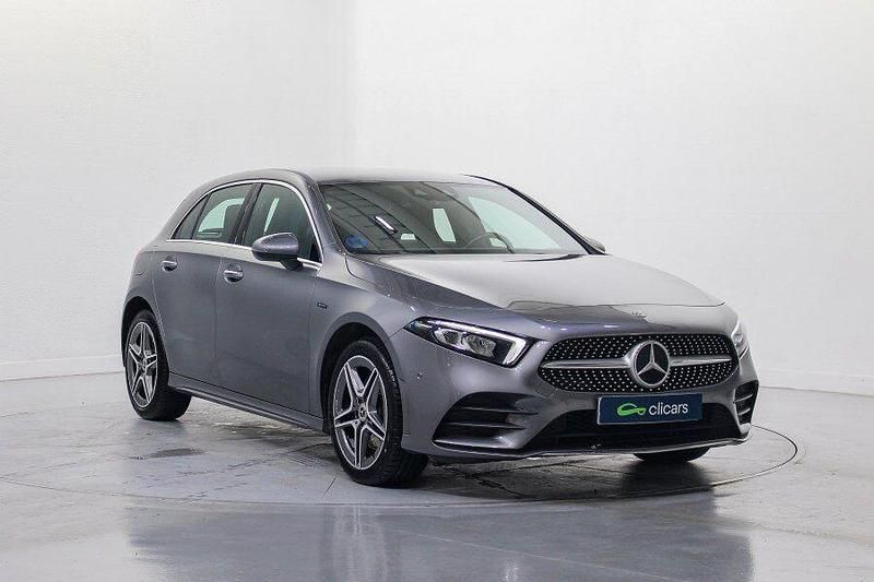 Usado Mercedes A250 218 CV (160 kW) 2021 Gris Berlina