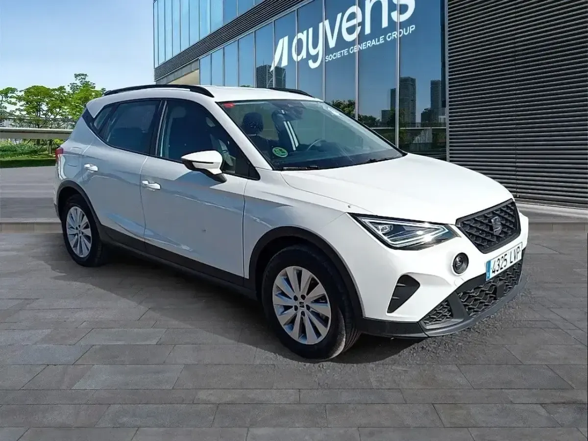 Usado Seat Arona Style 110 CV (80 kW) 2021 Blanco SUV