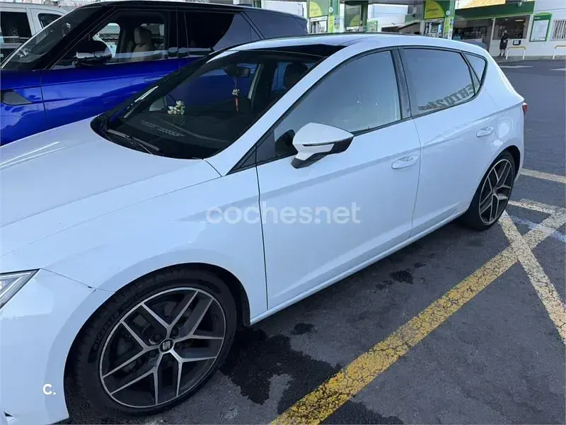 Usado Seat Leon FR 190 CV (139 kW) 2019 Blanco Berlina