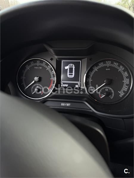 Usado Skoda Octavia Ambition 116 HP (85 kW) 2017 Preto Carrinha