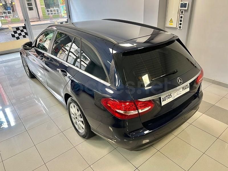 Usado Mercedes C220 170 CV (125 kW) 2016 Azul Familiar