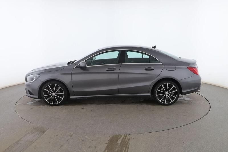 Usado Mercedes CLA200 Urban 135 CV (99 kW) 2014 Gris Berlina