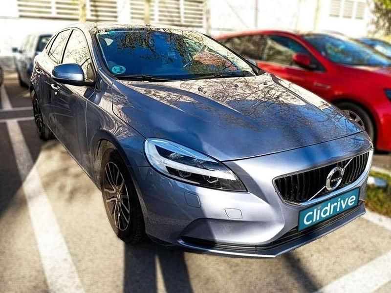 Usado Volvo V40 Momentum 120 CV (88 kW) 2017 Azul Utilitario