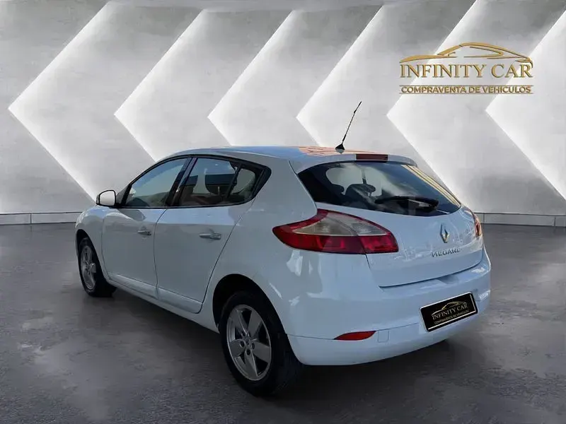 Usado Renault Mégane III Dynamique 110 CV (80 kW) 2010 Blanco Berlina