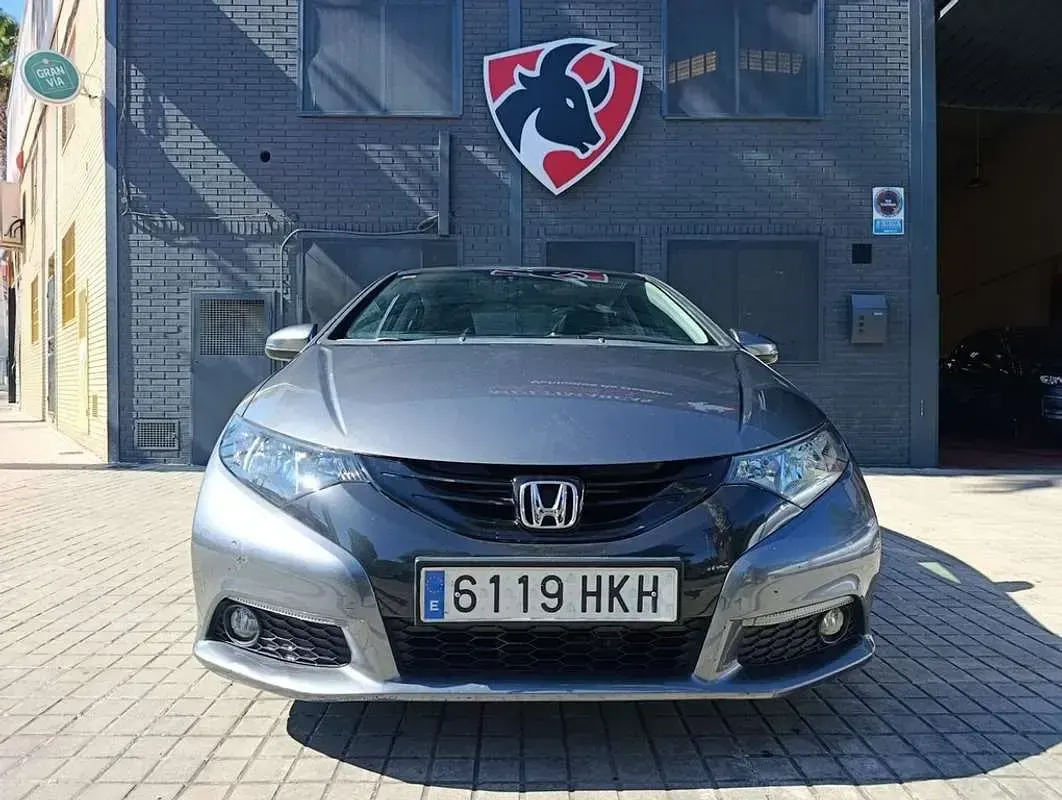 Usado Honda Civic Executive 142 CV (104 kW) 2012 Gris Utilitario