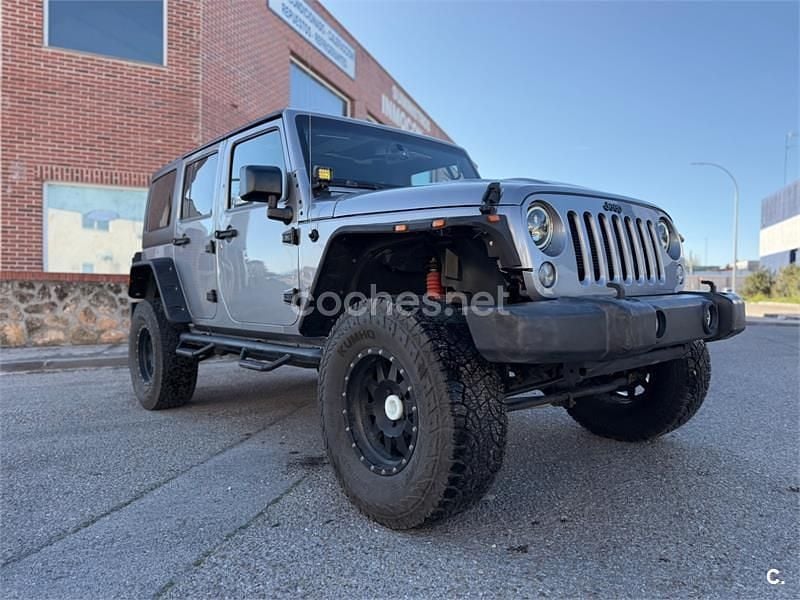 Usado Jeep Wrangler Unlimited Sahara 284 CV (208 kW) 2016 Gris / plata SUV