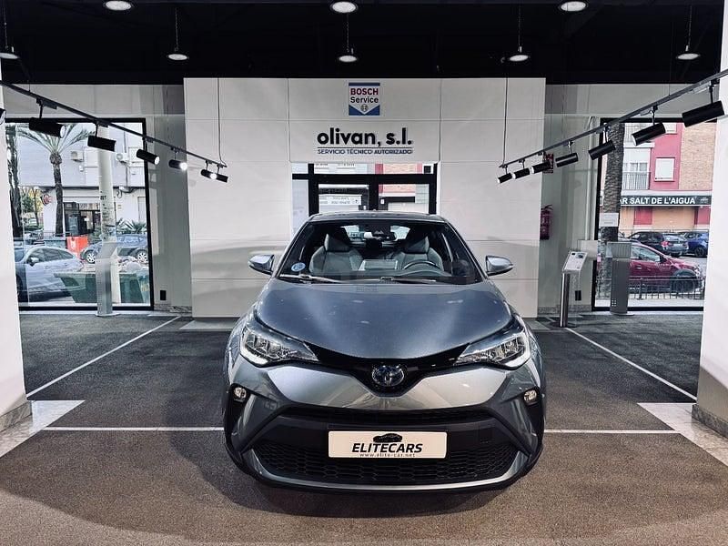 Usado Toyota C-HR Active 122 CV (89 kW) 2022 Gris / plata SUV