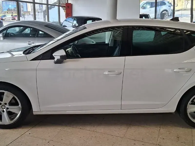 Usado Seat Leon FR 122 CV (89 kW) 2014 Blanco Berlina