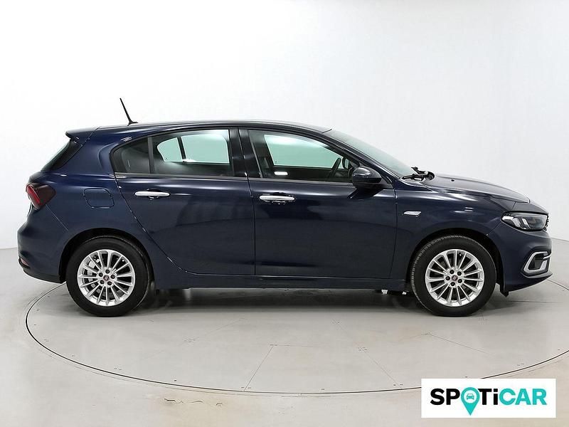 Usado Fiat Tipo Life 101 CV (74 kW) 2021 Azul Berlina
