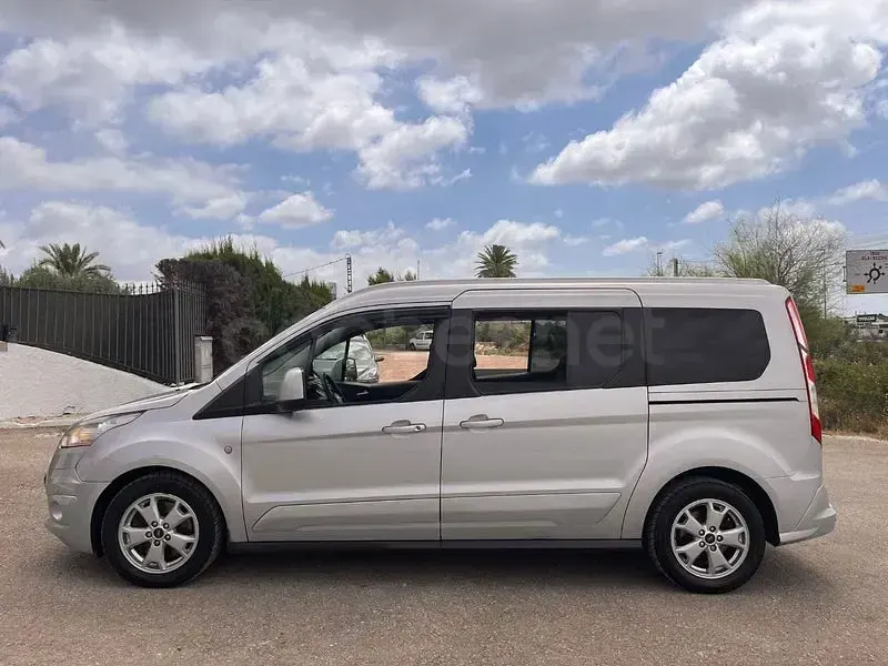 Usado Ford Grand Tourneo Connect Titanium 115 CV (84 kW) 2014 Gris / plata Monovolumen