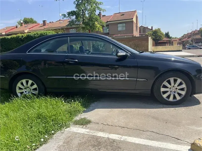 Usado Mercedes CLK220 Elegance 150 CV (110 kW) 2006 Negro Coupe