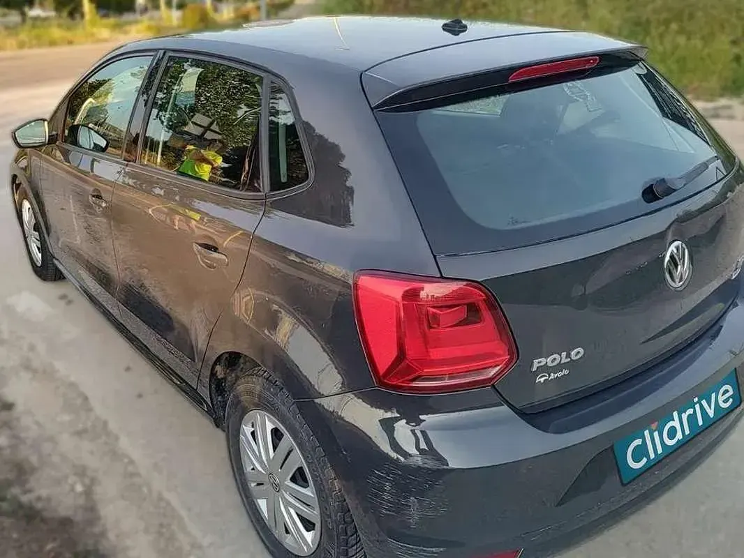 Usado VW Polo 79 CV (58 kW) 2014 Negro Utilitario