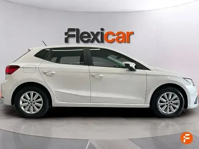 Usado Seat Ibiza Style 110 CV (80 kW) 2023 Blanco Utilitario
