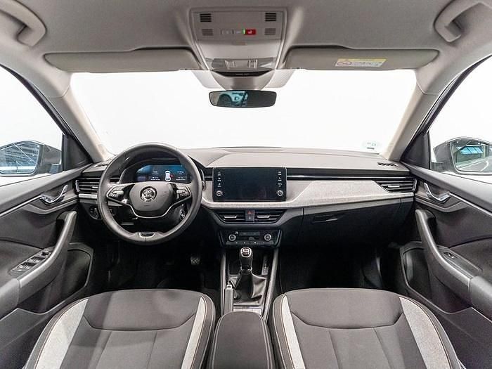 Usado Skoda Kamiq Selection 115 CV (84 kW) 2025 Gris SUV