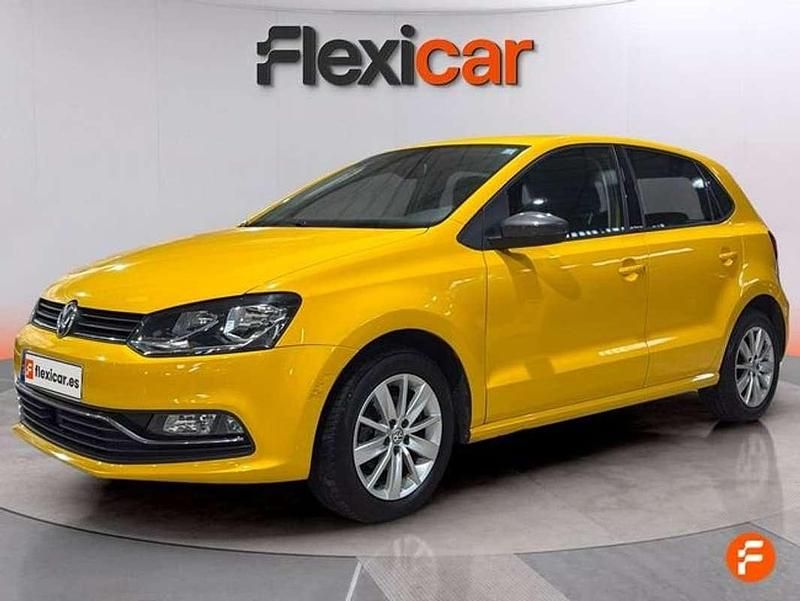 Usado VW Polo Advance 90 CV (66 kW) 2017 Amarillo Utilitario
