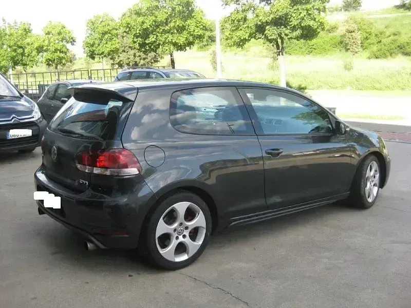 Usado VW Golf VI GTI 210 CV (154 kW) 2011 Negro Utilitario