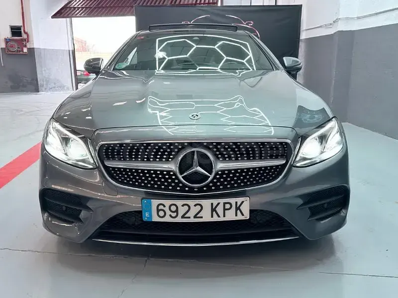 Usado Mercedes E220 194 CV (142 kW) 2018 Beige Coupe