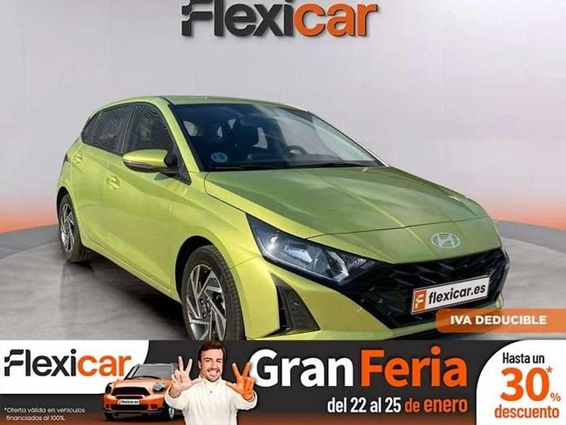 Verde Usado 2024 Hyundai i20 Utilitario | 13.990 € (Buen precio) - Imagen 1/4