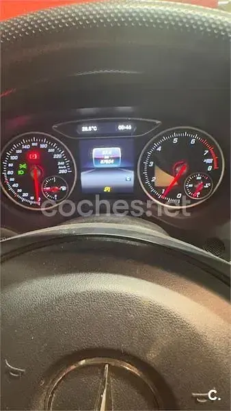 Usado Mercedes GLA180 122 CV (89 kW) 2019 Blanco SUV