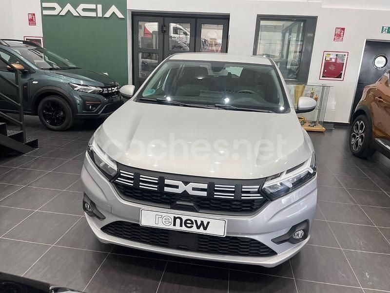Usado Dacia Sandero Expression 91 CV (66 kW) 2023 Gris / plata Berlina