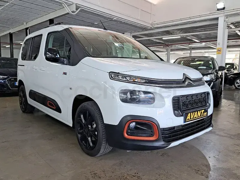 Usado Citroën Berlingo Shine 102 CV (75 kW) 2020 Blanco Monovolumen