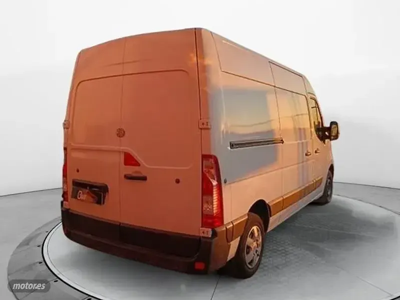 Usado Renault Master 137 CV (100 kW) 2021 Blanco Monovolumen