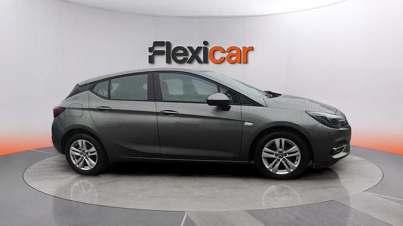 Usado Opel Astra 110 CV (80 kW) 2020 Gris Berlina