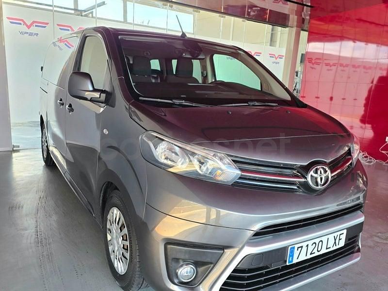 Usado Toyota Proace Verso 120 CV (88 kW) 2022 Gris / plata Familiar