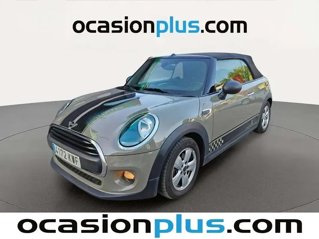 Usado Mini One Cabriolet 102 CV (75 kW) 2019 Gris Descapotable
