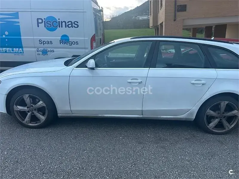 Usado Audi A4 S-Line 143 CV (105 kW) 2011 Blanco Familiar