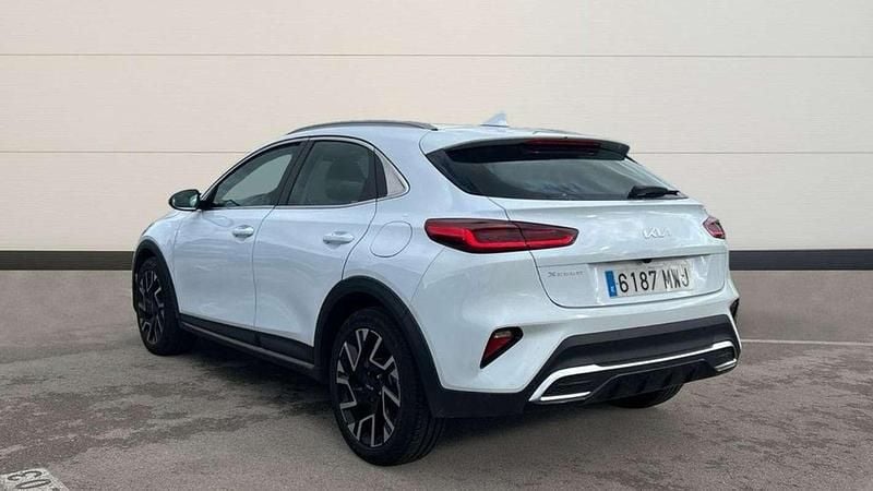 Usado Kia XCeed 101 CV (74 kW) 2024 Blanco SUV