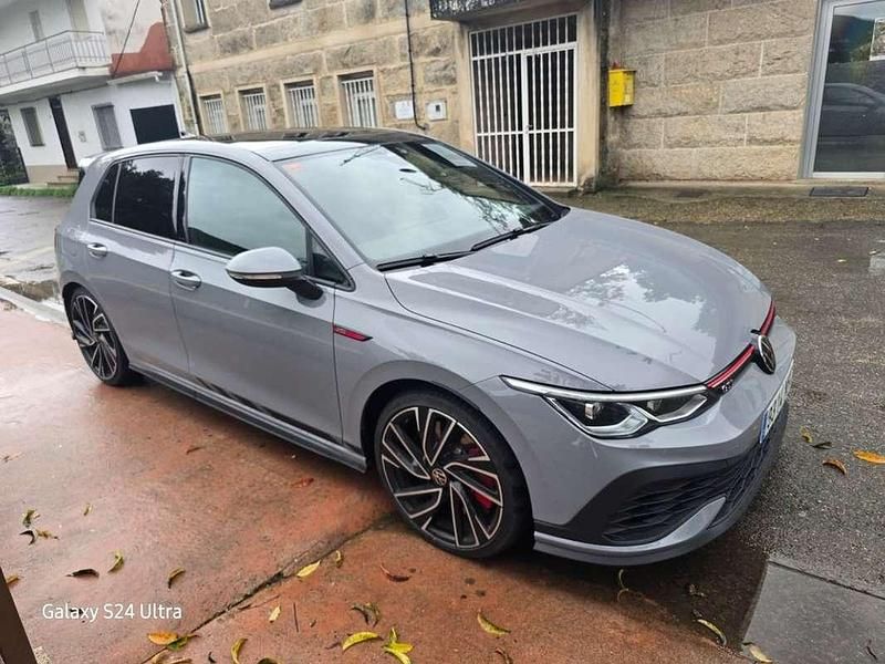 Usado VW Golf VIII GTI 300 CV (220 kW) 2022 Gris Utilitario